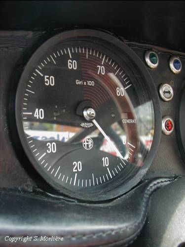 Alfa Romeo Junior Zagato rev clock